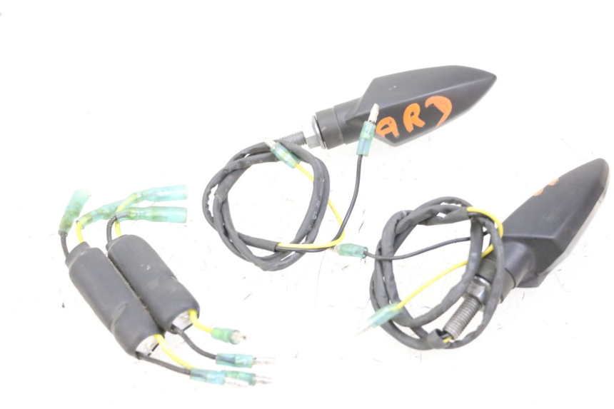 photo de TRASERO INTERMITENTE YAMAHA XJ6 ABS 600 (2008 - 2016)