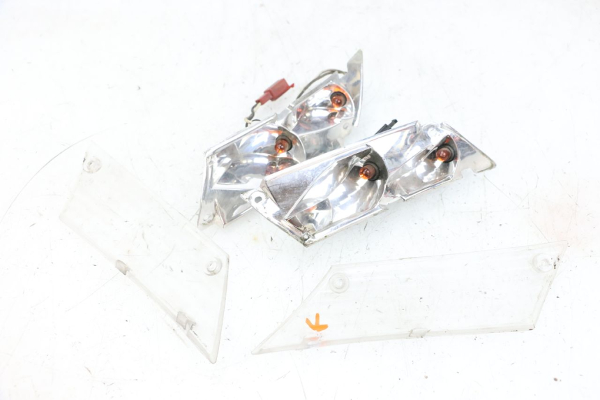 photo de INTERMITENTE TRASERO PIAGGIO ZIP 2T 50 (2009 - 2019) - Detalle de la pieza