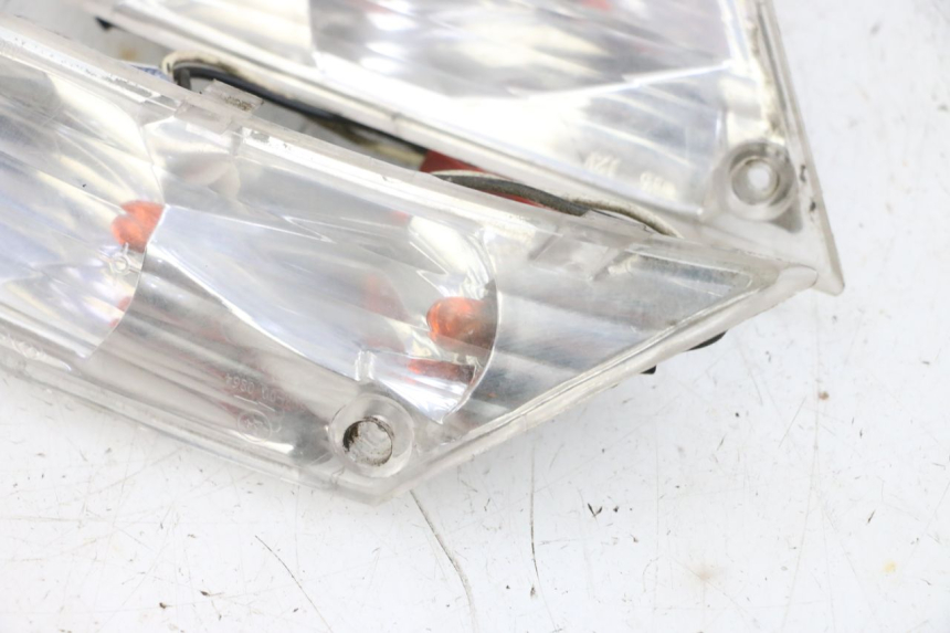 photo de INTERMITENTE TRASERO PIAGGIO ZIP 2T 50 (2009 - 2019) - Detalles de los puntos de fijación