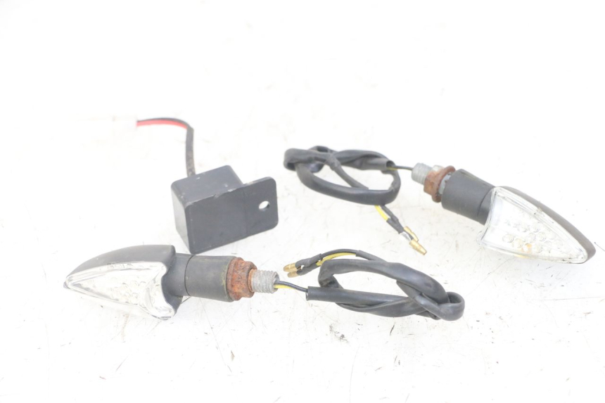 photo de DELANTERO INTERMITENTE HONDA CBF 500 (2004 - 2007)