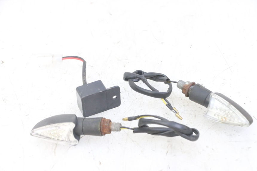 photo de DELANTERO INTERMITENTE HONDA CBF 500 (2004 - 2007)