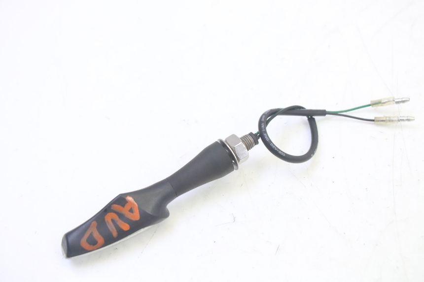 photo de DELANTERO DERECHO INTERMITENTE QUADRO 4 4D 350 (2015 - 2018)