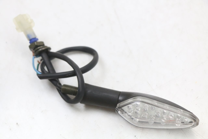 photo de DELANTERO DERECHO INTERMITENTE E-MAX 80L 1 (2011 - 2014)