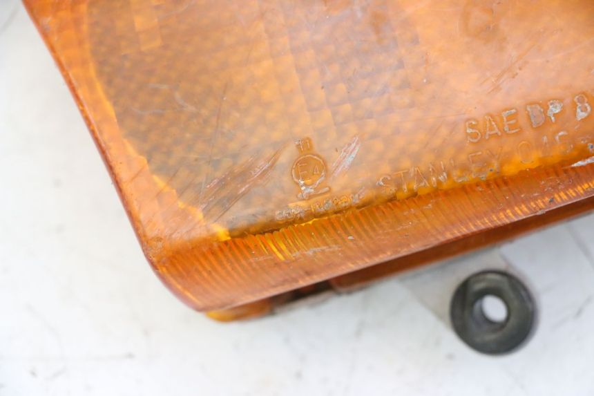 photo de DELANTERO DERECHO INTERMITENTE HONDA CBR F SC25 1000 (1989 - 1992)