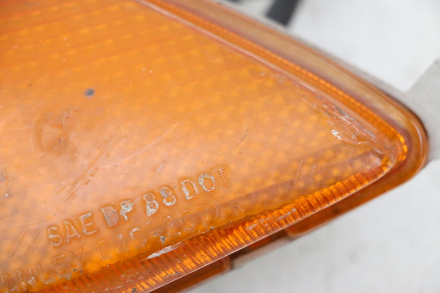 photo de DELANTERO DERECHO INTERMITENTE HONDA CBR F SC25 1000 (1989 - 1992)