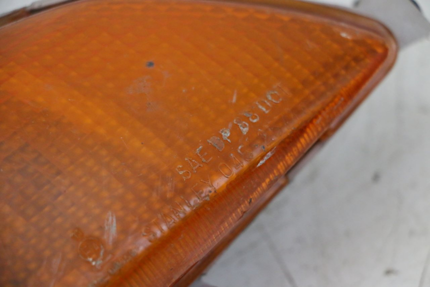 photo de DELANTERO DERECHO INTERMITENTE HONDA CBR F SC25 1000 (1989 - 1992)