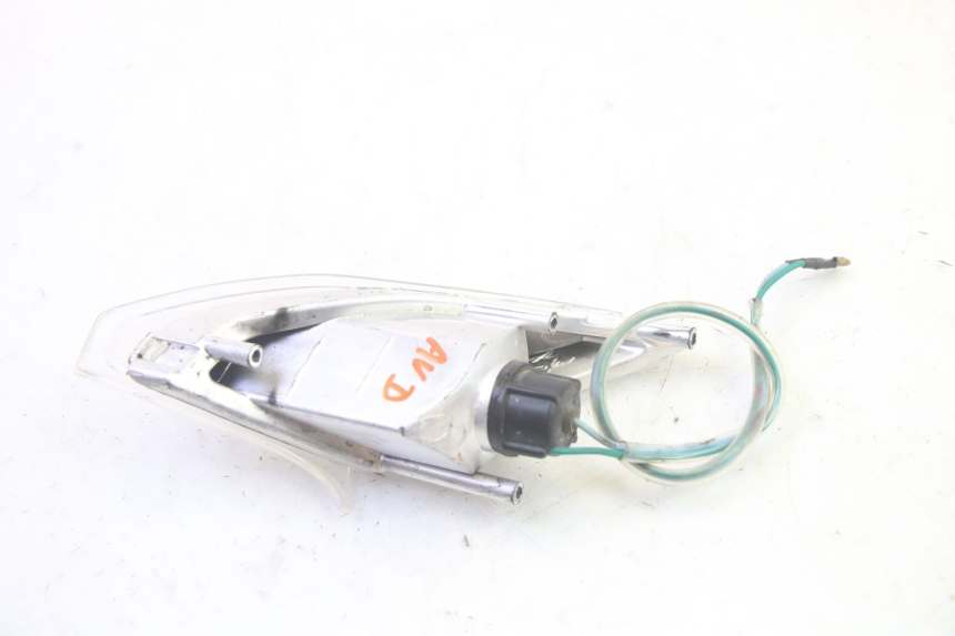 photo de INTERMITENTE DELANTERO DERECHO SYM CROX 4T 50 (2016 - 2023) - Primer plano técnico