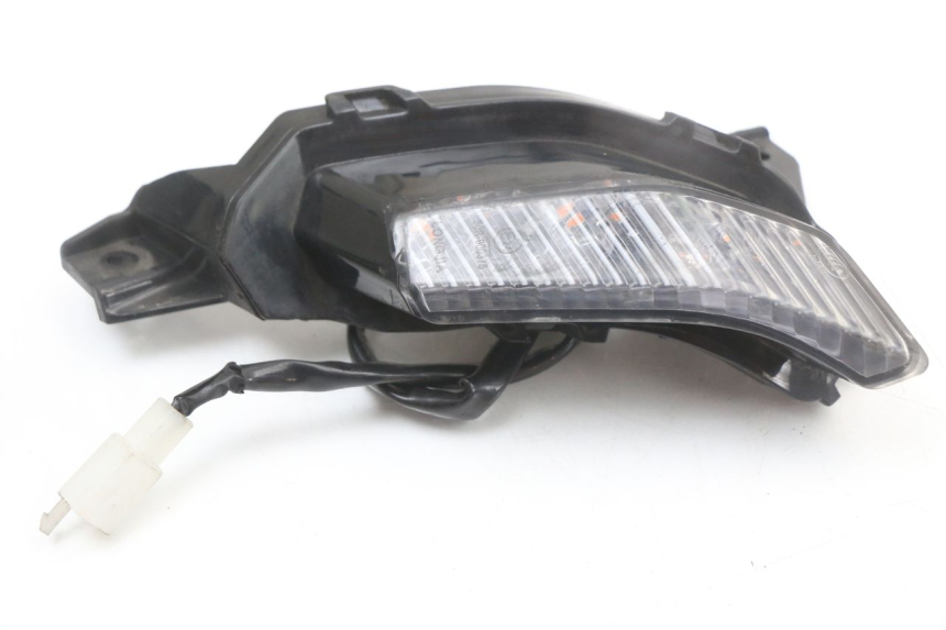 photo de DELANTERO DERECHO INTERMITENTE LONGJIA EASY MAX 125 (2020 - 2024)