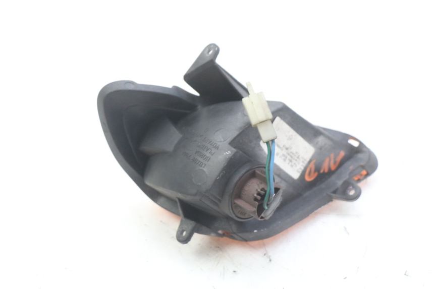 photo de DELANTERO DERECHO INTERMITENTE HONDA FES PANTHEON 2T 125 (1998 - 2002)