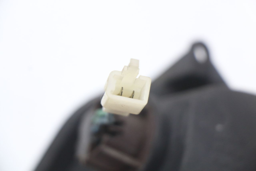 photo de DELANTERO DERECHO INTERMITENTE HONDA FES PANTHEON 2T 125 (1998 - 2002)