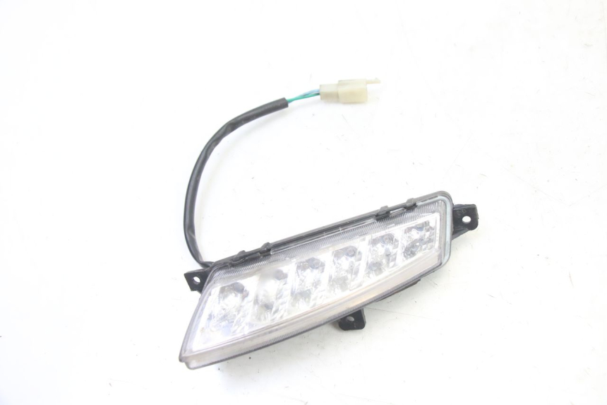 photo de DELANTERO DERECHO INTERMITENTE VENESI FLY RETRO 4T 50 (2020 - 2025)