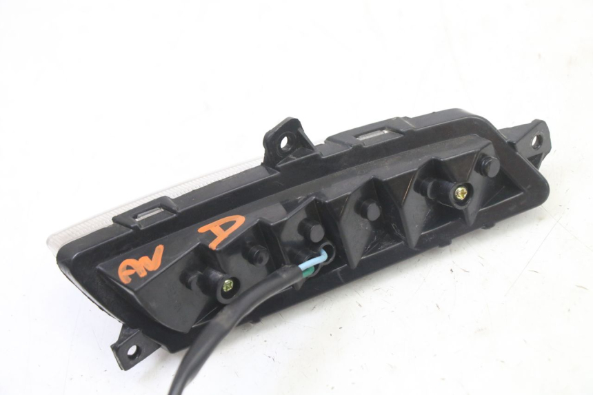 photo de DELANTERO DERECHO INTERMITENTE VENESI FLY RETRO 4T 50 (2020 - 2025)