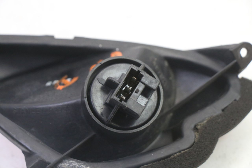 photo de DELANTERO DERECHO INTERMITENTE HONDA NTV DEAUVILLE 650 (2001 - 2006)