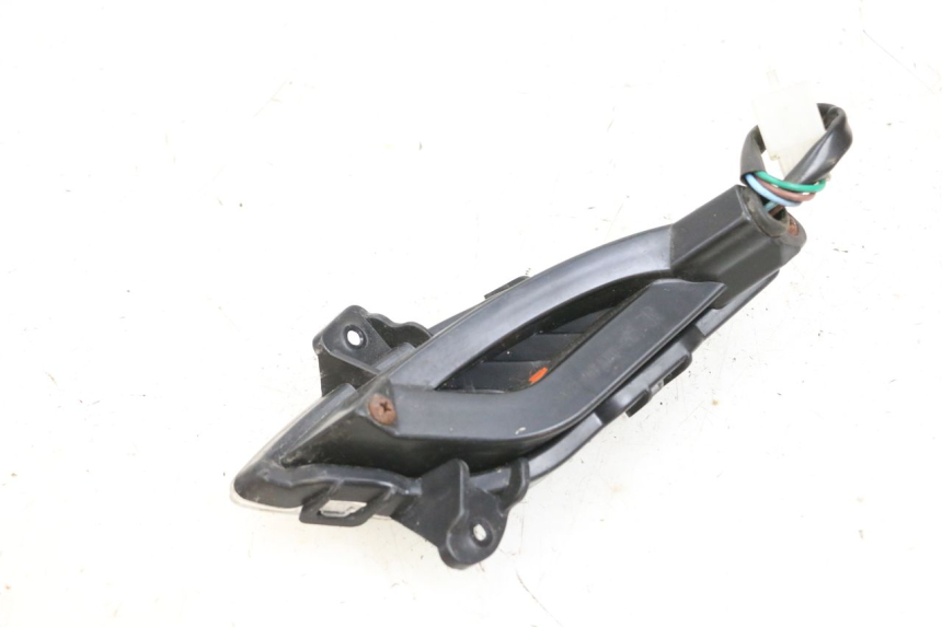 photo de DELANTERO DERECHO INTERMITENTE JM MOTORS OLDIES GT 4T 50 (2018 - 2025) - Otra perspectiva