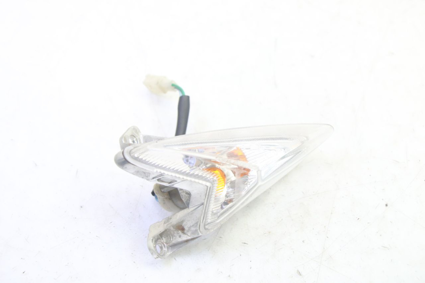 photo de DELANTERO DERECHO INTERMITENTE SYM ORBIT III 3 4T 50 (2021 - 2025) - Otra perspectiva