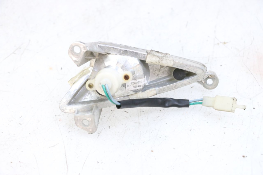 photo de INTERMITENTE DELANTERO DERECHO SYM ORBIT III 3 4T 50 (2018 - 2021) - Detalles de los puntos de fijación