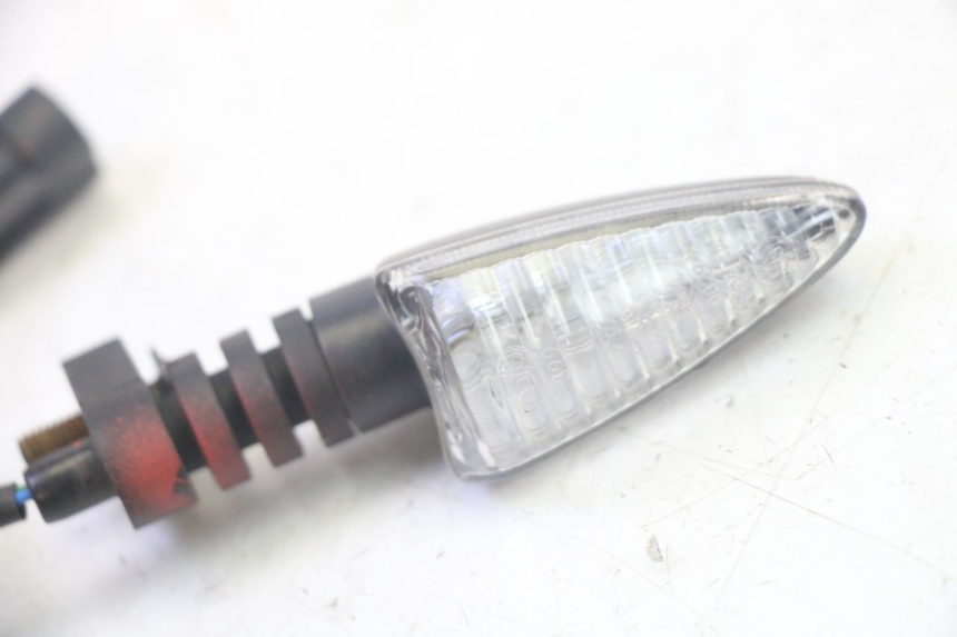 photo de DELANTERO DERECHO INTERMITENTE LIGIER PULSE 3 1 (2014 - 2020) - Zoom estado de uso