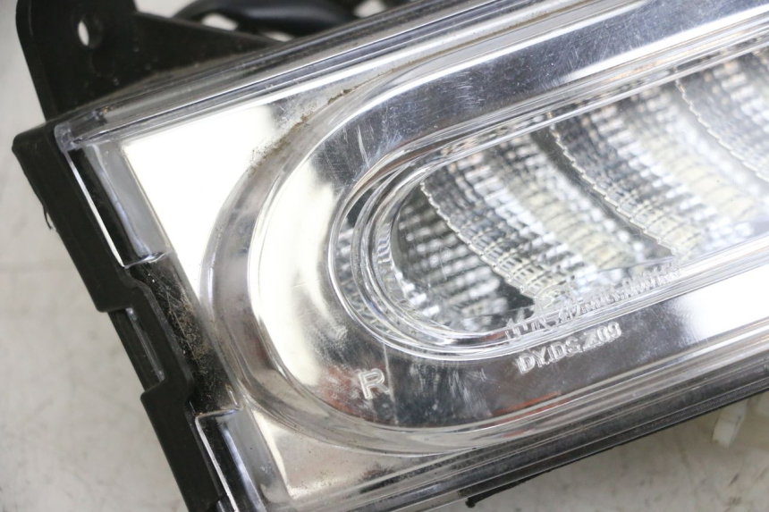 photo de DELANTERO DERECHO INTERMITENTE EFUN PUSA 1 - Recambio usado revisado