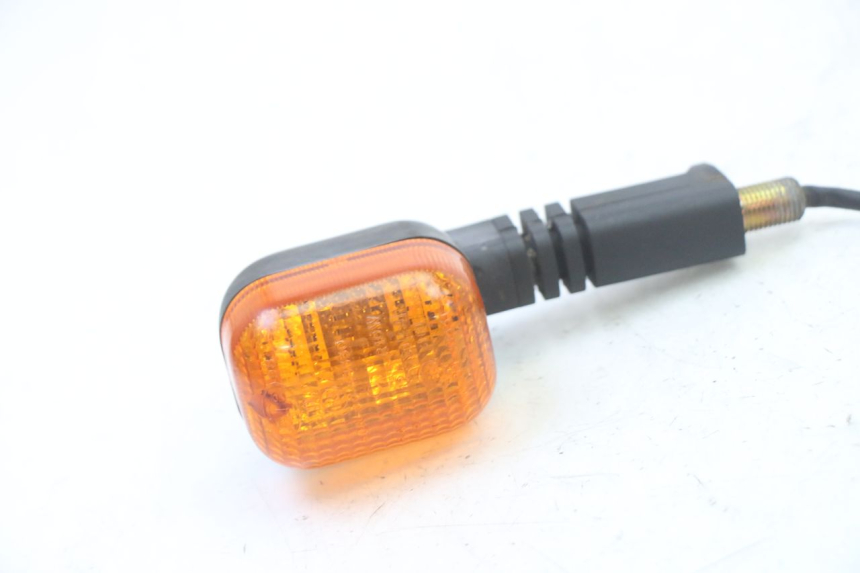 photo de DELANTERO DERECHO INTERMITENTE TRIUMPH SPRINT 900 (1995 - 1998)