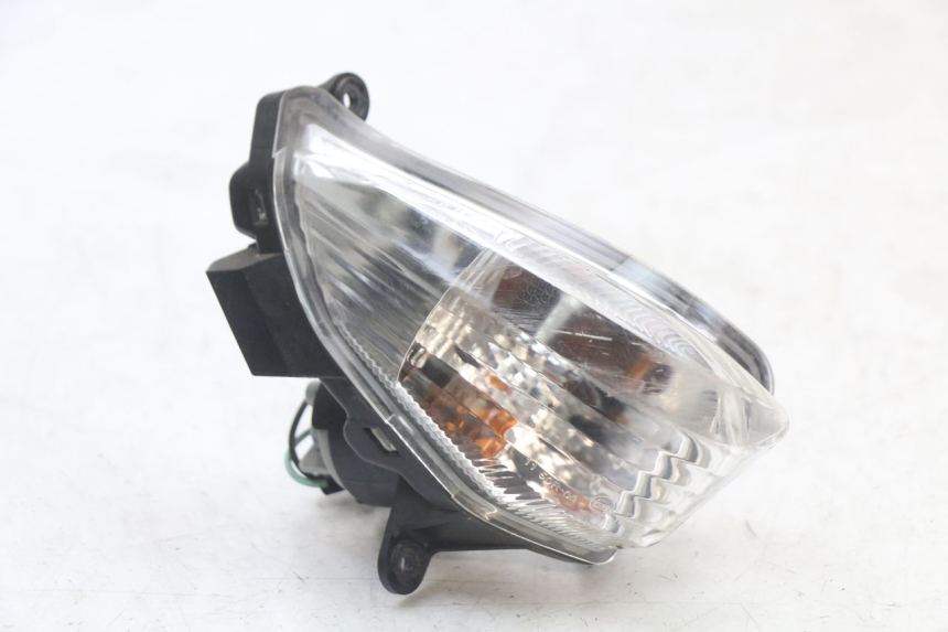 photo de DELANTERO DERECHO INTERMITENTE SUZUKI BURGMAN 125 (2018 - 2021)