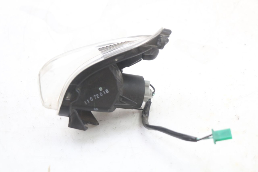 photo de DELANTERO DERECHO INTERMITENTE SUZUKI BURGMAN 125 (2018 - 2021)