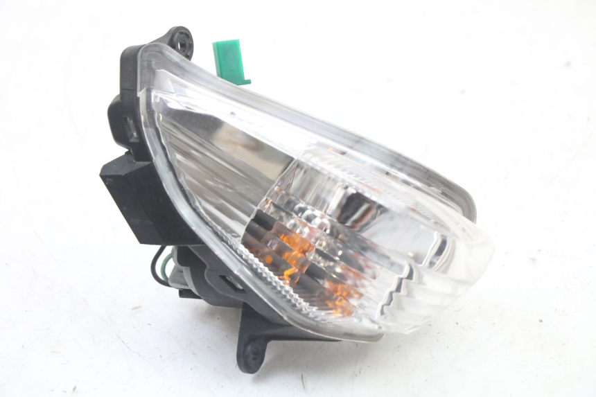 photo de DELANTERO DERECHO INTERMITENTE SUZUKI BURGMAN 125 (2018 - 2021)