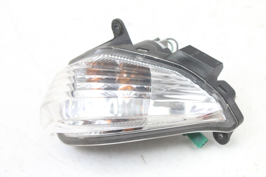 photo de DELANTERO DERECHO INTERMITENTE SUZUKI BURGMAN 125 (2018 - 2021)