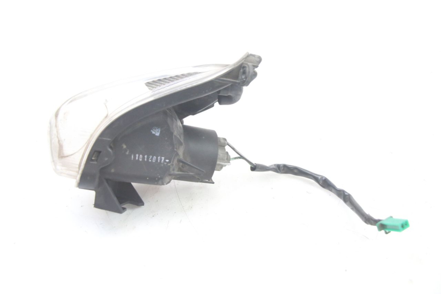 photo de DELANTERO DERECHO INTERMITENTE SUZUKI BURGMAN 125 (2015 - 2017)