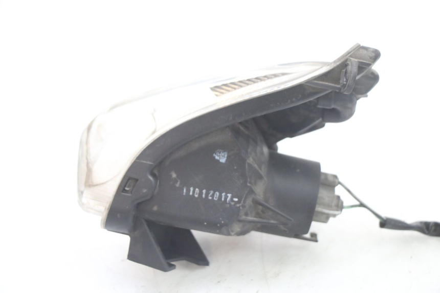 photo de DELANTERO DERECHO INTERMITENTE SUZUKI BURGMAN 125 (2015 - 2017)