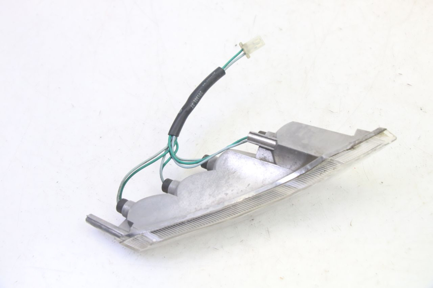 photo de DELANTERO DERECHO INTERMITENTE PEUGEOT VIVACITY NEW 4T 50 (2008 - 2017) - Primer plano técnico