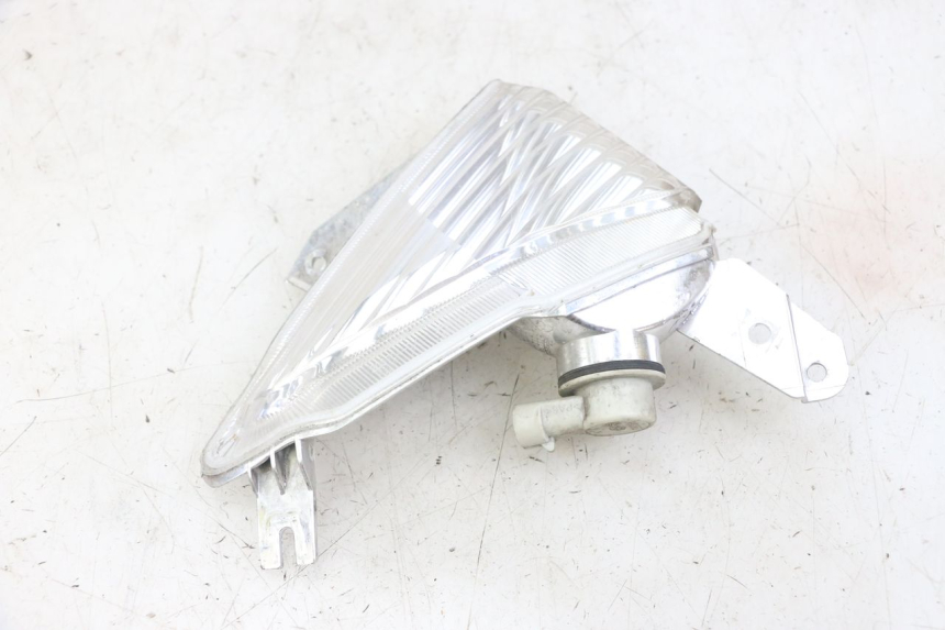 photo de DELANTERO DERECHO INTERMITENTE YAMAHA X-MAX XMAX 125 (2010 - 2014)