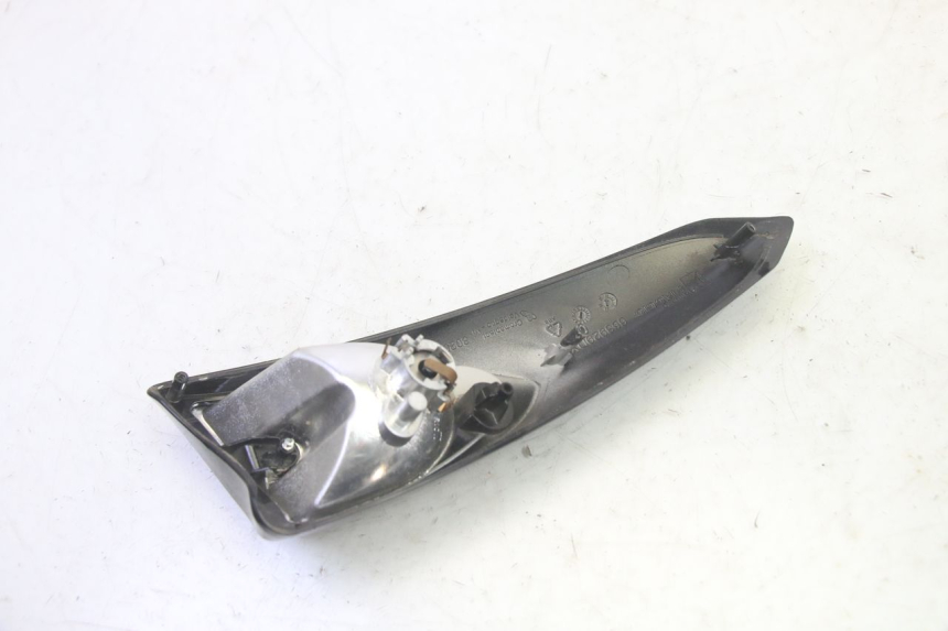 photo de INTERMITENTE DELANTERO DERECHO PIAGGIO XEVO - X EVO 125 (2007 - 2016) - Vista general del producto