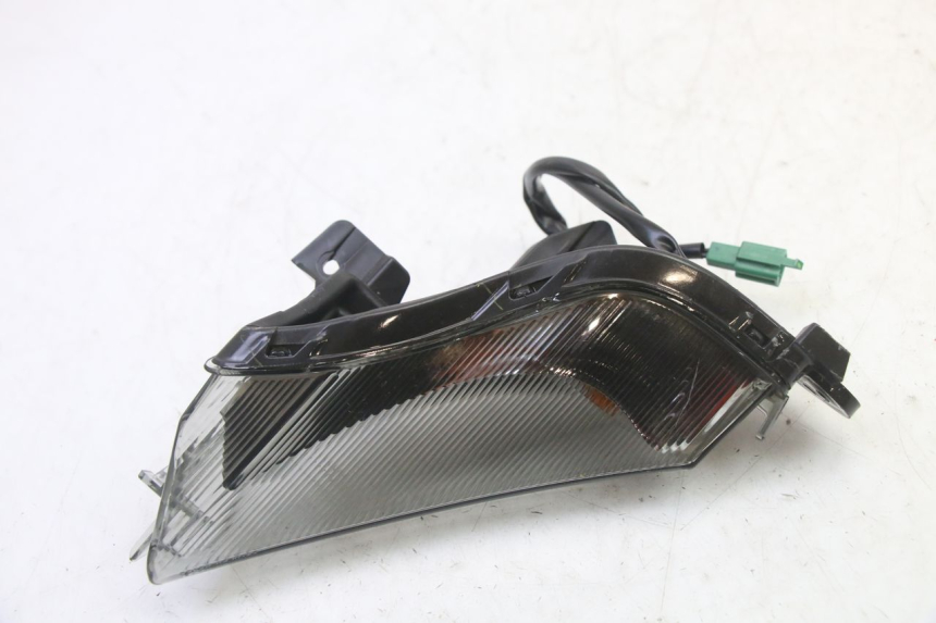 photo de DELANTERO DERECHO INTERMITENTE YAMAHA XMAX X-MAX 125 (2021 - 2025)