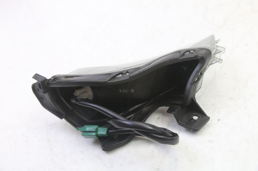 photo de DELANTERO DERECHO INTERMITENTE YAMAHA XMAX X-MAX 125 (2021 - 2025)