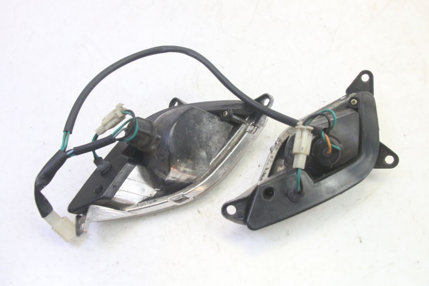 photo de INTERMITENTE DELANTERO SYM FIDDLE 3 III 125 (2014 - 2020) - Otra perspectiva