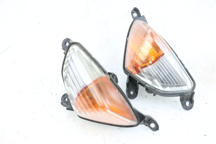 photo de DELANTERO INTERMITENTE YAMAHA FJR ABS 1300 (2006 - 2012) - Otra vista del artículo