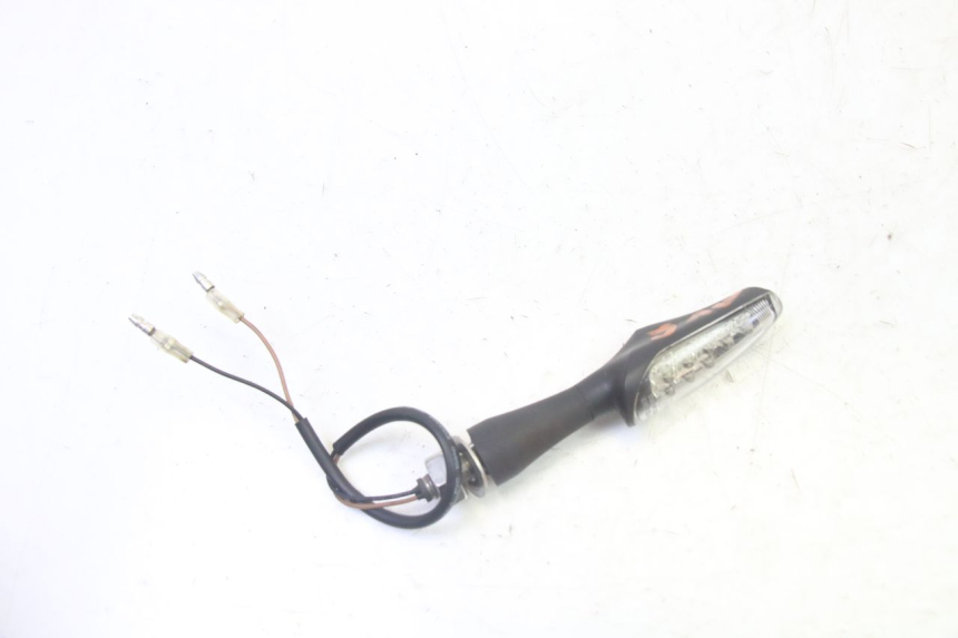 photo de INTERMITENTE DELANTERO IZQUIERDO QUADRO 4 4D 350 (2015 - 2018)