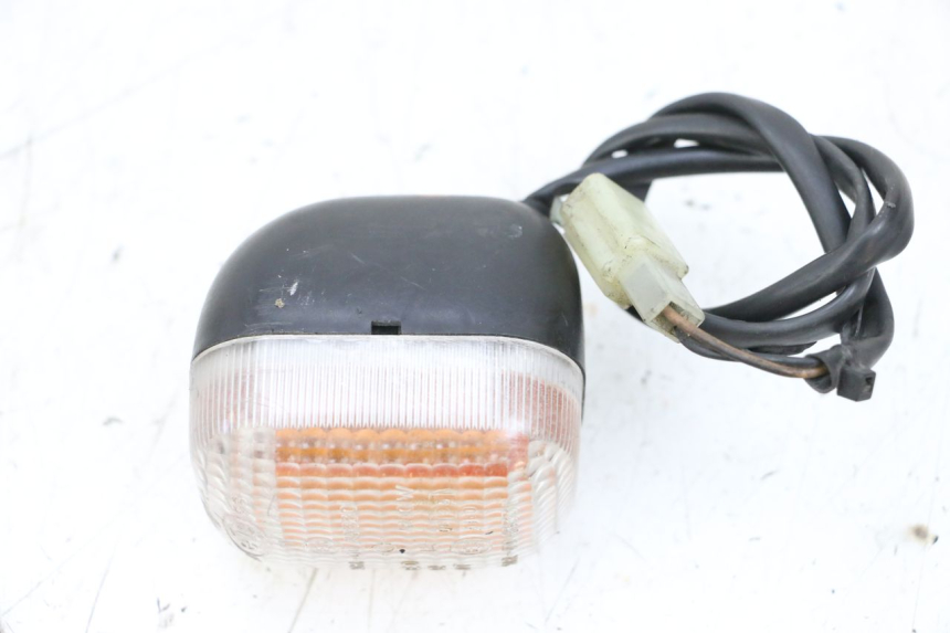 photo de DELANTERO IZQUIERDO INTERMITENTE MBK BOOSTER SPIRIT NAKED 50 (2004 - 2017) - Primer plano técnico