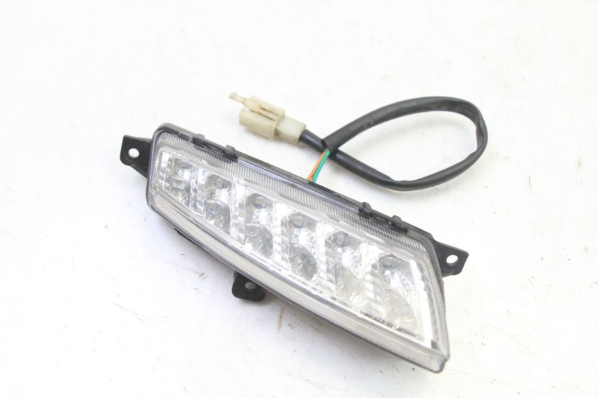 photo de DELANTERO IZQUIERDO INTERMITENTE VENESI FLY RETRO 4T 50 (2020 - 2025)