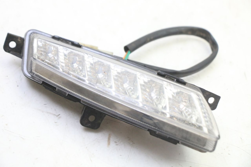 photo de DELANTERO IZQUIERDO INTERMITENTE VENESI FLY RETRO 4T 50 (2020 - 2025)