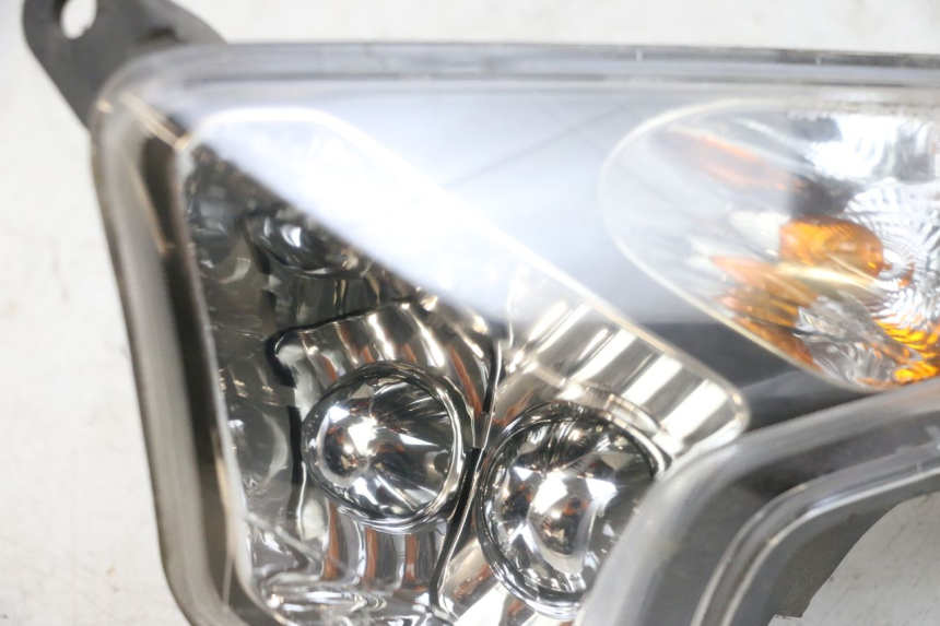 photo de DELANTERO IZQUIERDO INTERMITENTE SYM GTS EVO 125 (2009 - 2013) - Zoom estado de uso