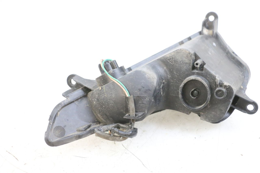photo de DELANTERO IZQUIERDO INTERMITENTE SYM GTS EVO 125 (2009 - 2013) - Estado de la superficie y material