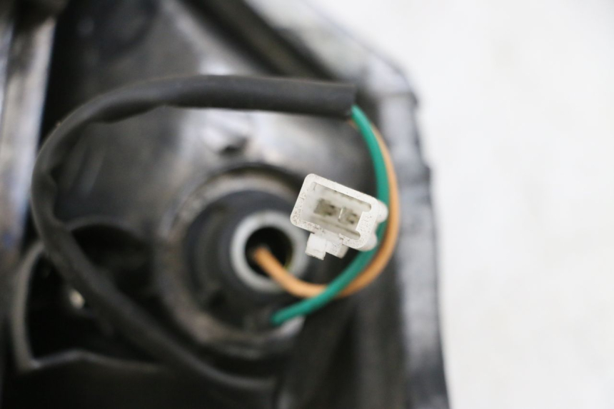 photo de DELANTERO IZQUIERDO INTERMITENTE JM MOTORS GTS 125 (2015 - 2019) - Zoom estado de uso