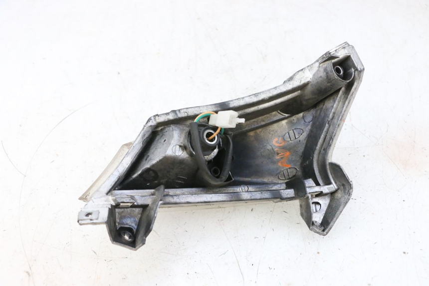 photo de DELANTERO IZQUIERDO INTERMITENTE JM MOTORS GTS 125 (2015 - 2019) - Otra perspectiva