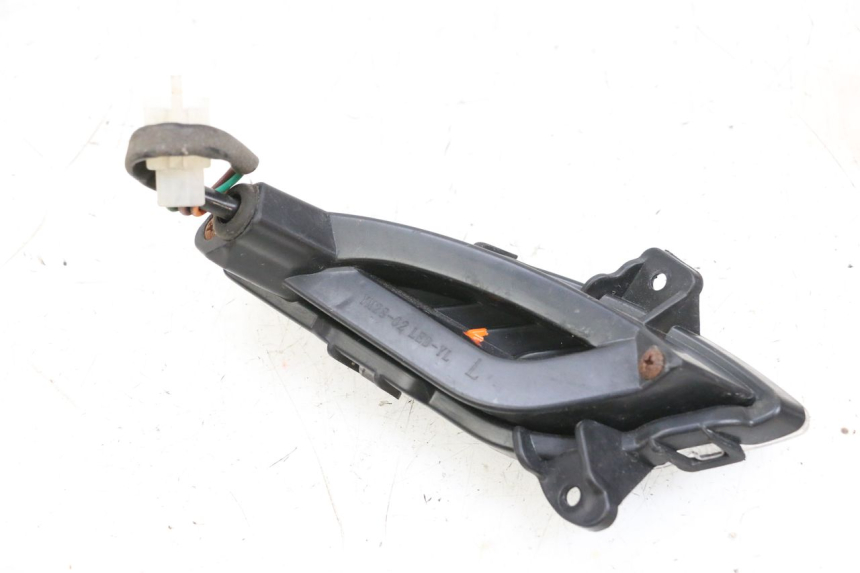 photo de DELANTERO IZQUIERDO INTERMITENTE JM MOTORS OLDIES GT 4T 50 (2018 - 2025) - Otra perspectiva