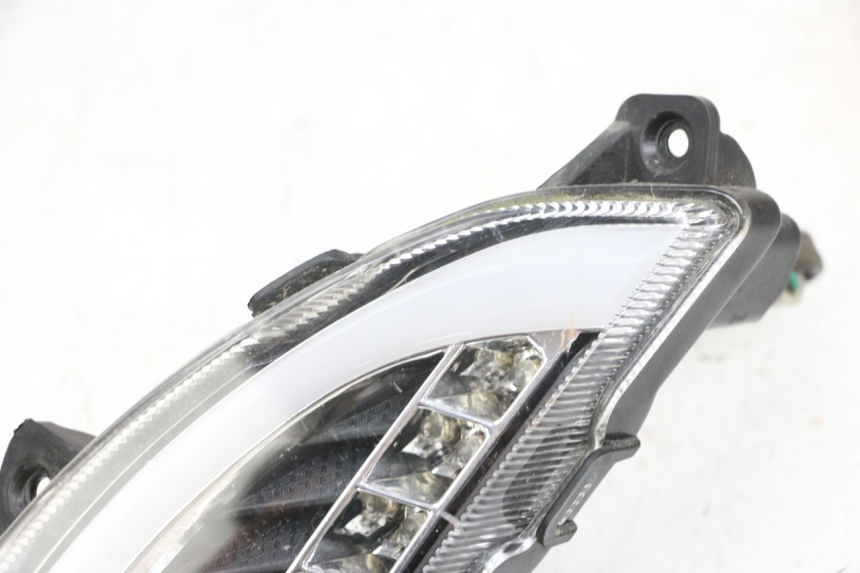 photo de DELANTERO IZQUIERDO INTERMITENTE JM MOTORS OLDIES GT 4T 50 (2018 - 2025) - Detalles de los puntos de fijación