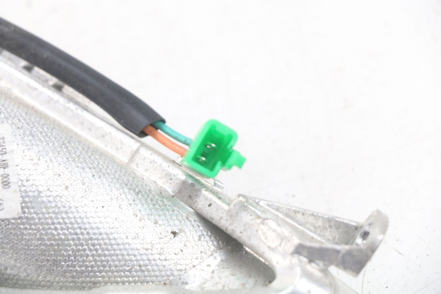 photo de DELANTERO IZQUIERDO INTERMITENTE SYM ORBIT 2 4T 50 (2018 - 2022)