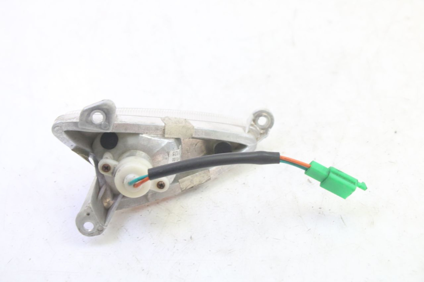 photo de DELANTERO IZQUIERDO INTERMITENTE SYM ORBIT III 3 4T 50 (2021 - 2025) - Primer plano técnico