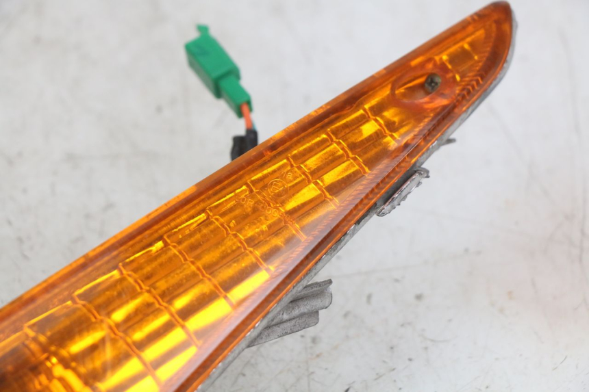 photo de INTERMITENTE DELANTERO IZQUIERDO HONDA SCV LEAD 100 (2003 - 2007)