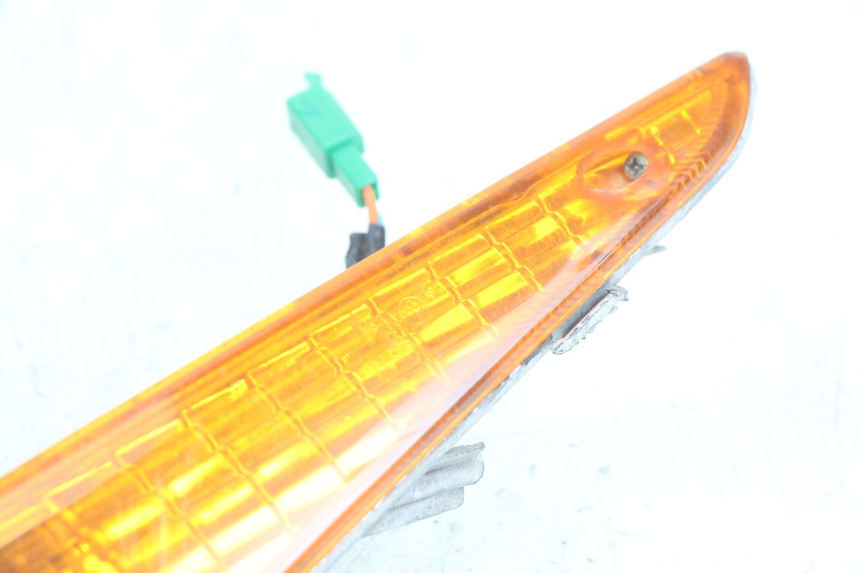 photo de INTERMITENTE DELANTERO IZQUIERDO HONDA SCV LEAD 100 (2003 - 2007)